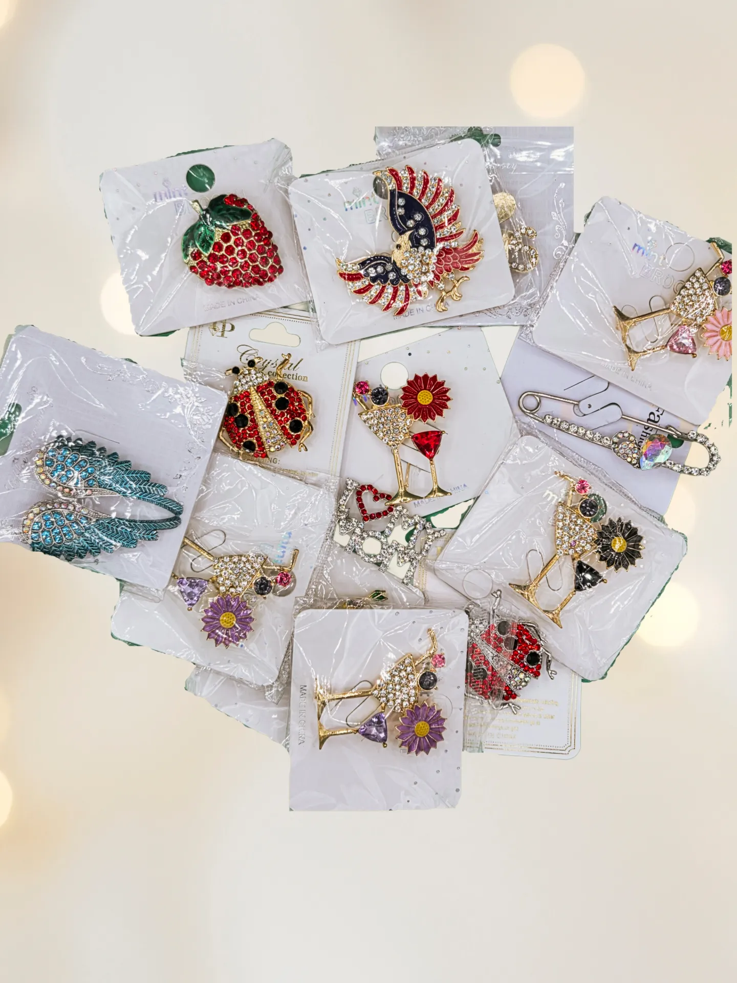 [Q100319-4] Fashion Brooches (Bling)